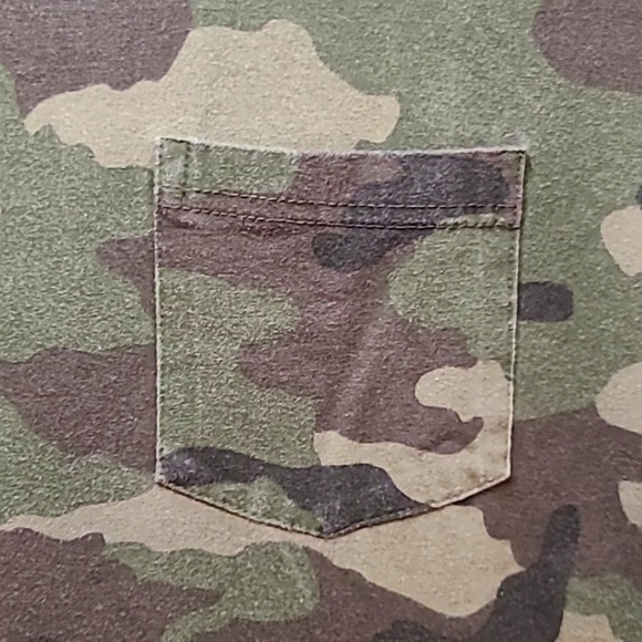 Colours By Alexander Julian Stretch Knit Front Pocket Camo Tee Men's Size Large - Picture 3 of 11